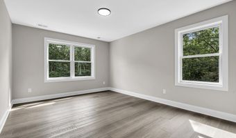 70 Seurat St, Barnegat, NJ 08005