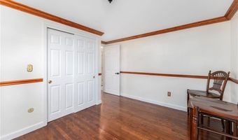 84 Hickory Dr, East Greenwich, RI 02818