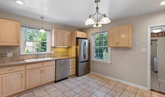 205 CLOVER Dr, Hockessin, DE 19707
