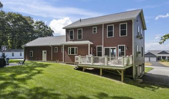 32 Woodbury Rd, Auburn, ME 04210