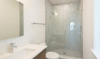 392 4TH St, Atlantic Beach, FL 32233