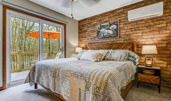 52 Tennyson Cir, Albrightsville, PA 18210
