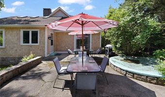 39 Highland Ave, Narragansett, RI 02882