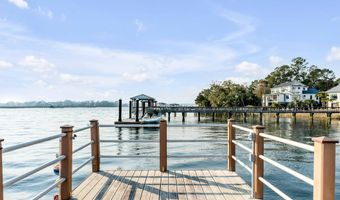 1521 Murphys Island Ct, Awendaw, SC 29429