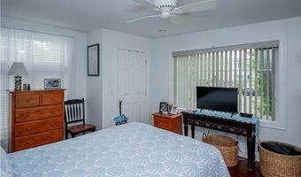 203 Fenner Ave 5, Middletown, RI 02842