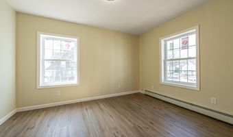 27 Drummond St, Auburn, ME 04210