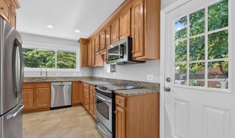 10228 HATHERLEIGH Dr, Bethesda, MD 20814
