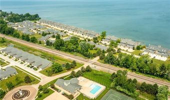 1203 Whispering Shrs, Vermilion, OH 44089