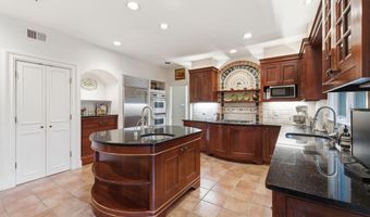 8004 SPLIT OAK Dr, Bethesda, MD 20817