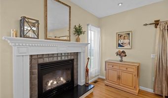 386 Tourtellot Hill Rd, Glocester, RI 02814