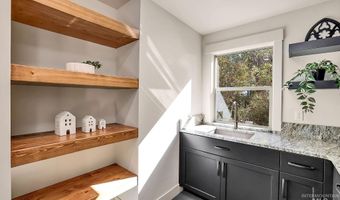 1 Caribou Pkwy, Cascade, ID 83611