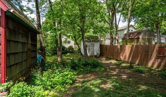 920 Grove St, Baldwin City, KS 66006