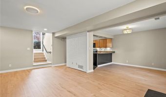 169 Golfview Dr, Advance, NC 27006