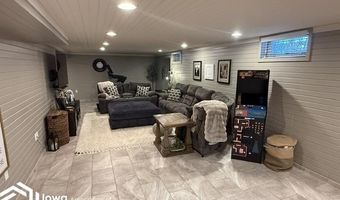 1318 N Johnson St, Algona, IA 50511