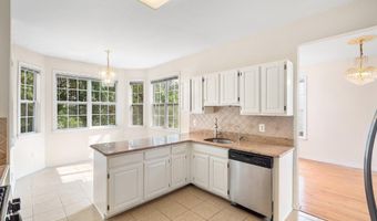 2 BOICE Ln, Belle Mead, NJ 08502