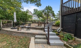 915 Timber Glen Ln, Ballwin, MO 63021