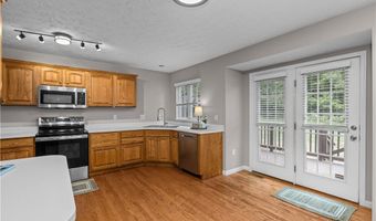 660 Village Green Blvd E, Adams Twp., PA 16046