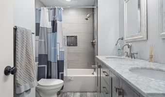 15 Blueberry Ln, Burlington, CT 06013