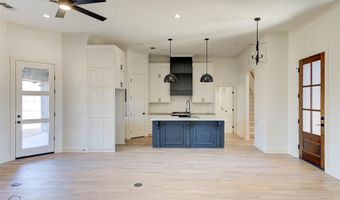 703 Julesburg Ln, Benton, LA 71006