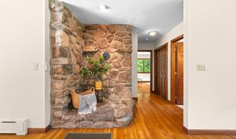 1 Old Milford Rd, Amherst, NH 03031