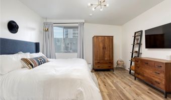 171 N Church Ln 617, Los Angeles, CA 90049