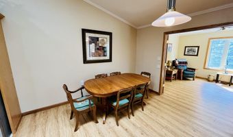 1024 Birchwood Ln, Aberdeen, SD 57401