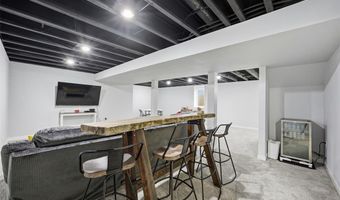 1103 E 1st St, Anamosa, IA 52205