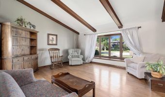 637 N Ellsworth Ave, Addison, IL 60101