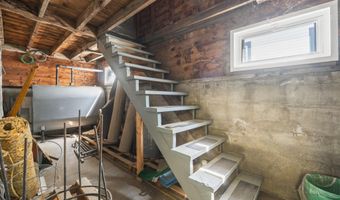 31 Monroe St, Augusta, ME 04330
