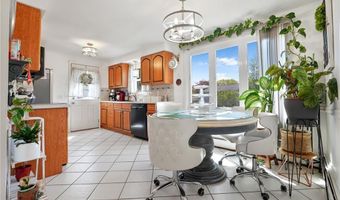 1 Pinehurst Rd, East Providence, RI 02915