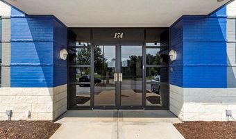174 Clarkson Rd, Ballwin, MO 63011