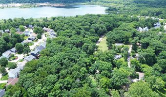 44 Mombert Dr, Ballwin, MO 63021