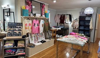 240 Whittle Cir, Ashburn, GA 31714