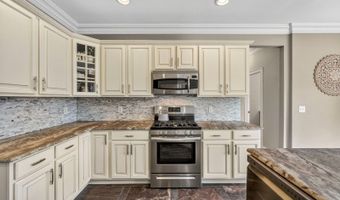 3 Walnut Trl, Andover, NJ 07860
