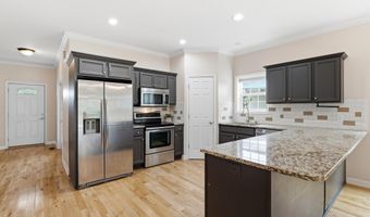104 Lightwater Ct, Aberdeen, NC 28315