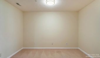 1328 Heatherwood Ln, Ann Arbor, MI 48108