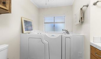 8975 Lawrence Welk 2, Escondido, CA 92026