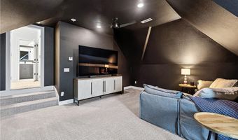 1902 SW Edinburgh Ave, Bentonville, AR 72713