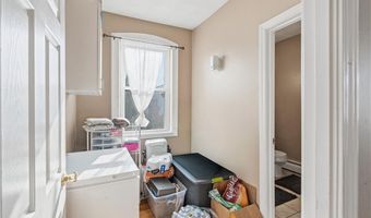 620 Killingly St, Johnston, RI 02919