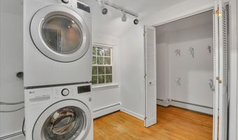 77 Hemlock Rdg, Berlin, CT 06037