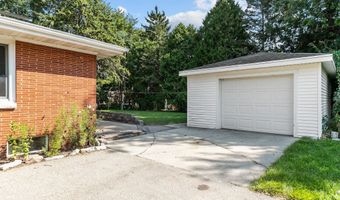 2570 PALISADES Ln, Appleton, WI 54915