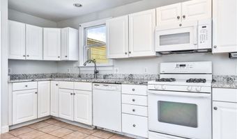 172 Hoyt Ave, East Providence, RI 02916