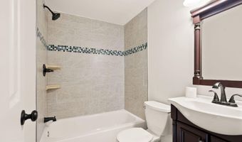 4211 DOWNING St, Annandale, VA 22003