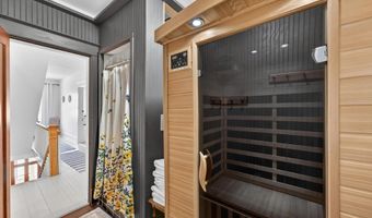 92 Pinewood Ave, Bethlehem, NH 03574