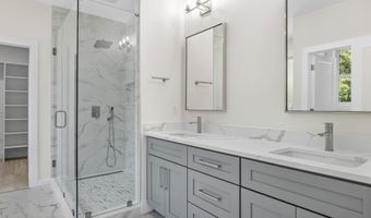 162 Clearcreek Dr, Boiling Springs, SC 29316