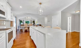 5 Sunset Ln A, Brentwood, NH 03833