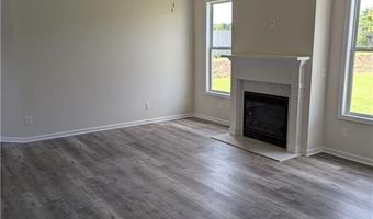 606 Rodeo Dr, Auburn, GA 30011