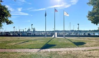 5 John St 2, Bristol, RI 02809