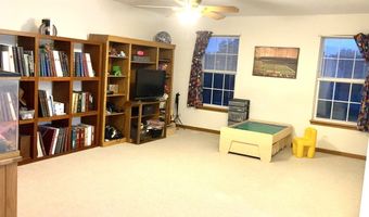 1056 Deertrail Ct, Antioch, IL 60002