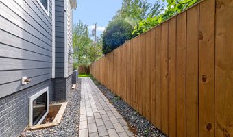 414 N MONROE St, Arlington, VA 22201